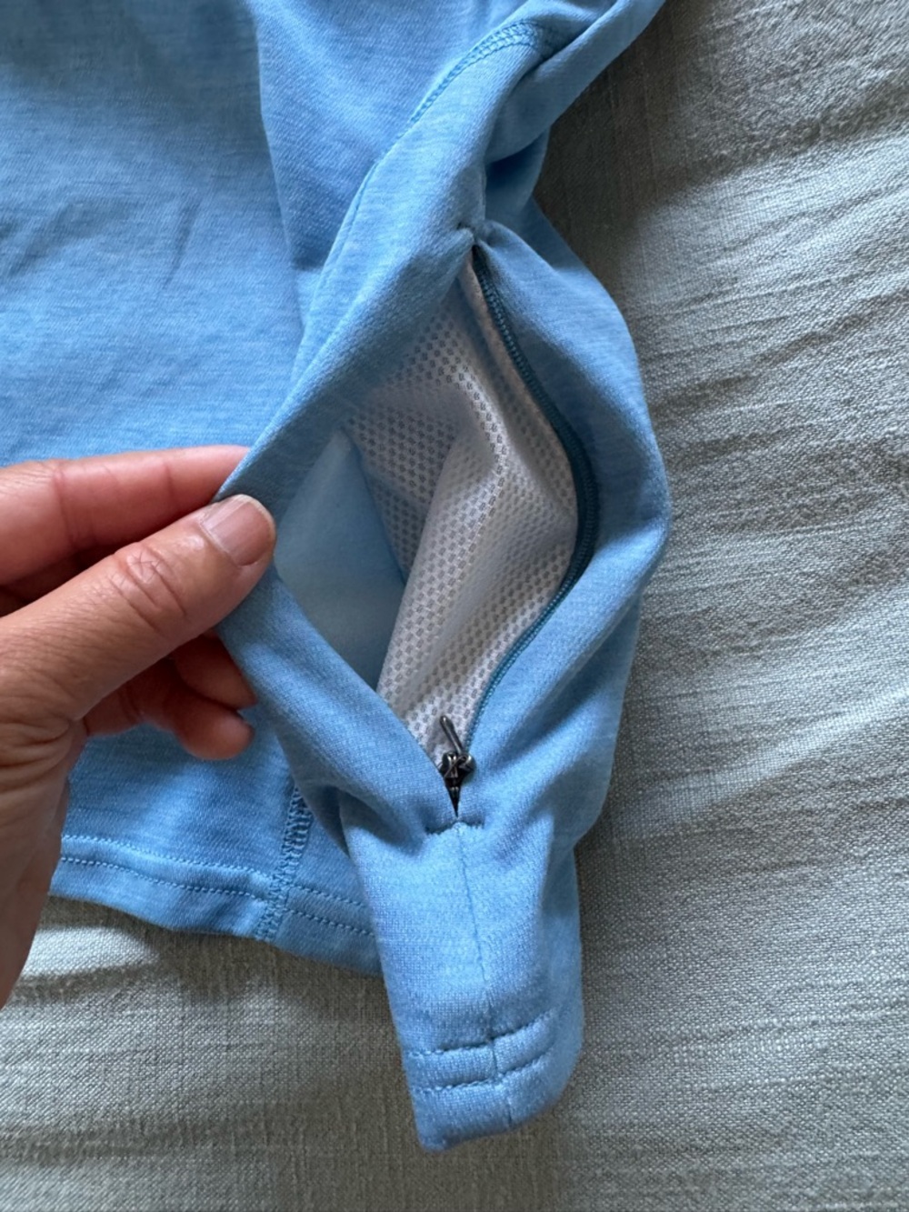 4/$20 - Patagonia Women’s Sunshade Hoody 50+ UPF Lightweight Hiking (medium) - Picture 6 of 14